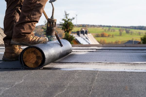 Flat Roof Tar Repair in Wheaton